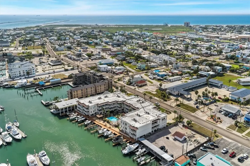 224 W Cotter Avenue #206 Port Aransas, TX 78373