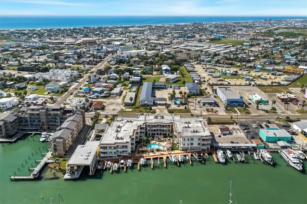 224 W Cotter Avenue #206 Port Aransas, TX 78373