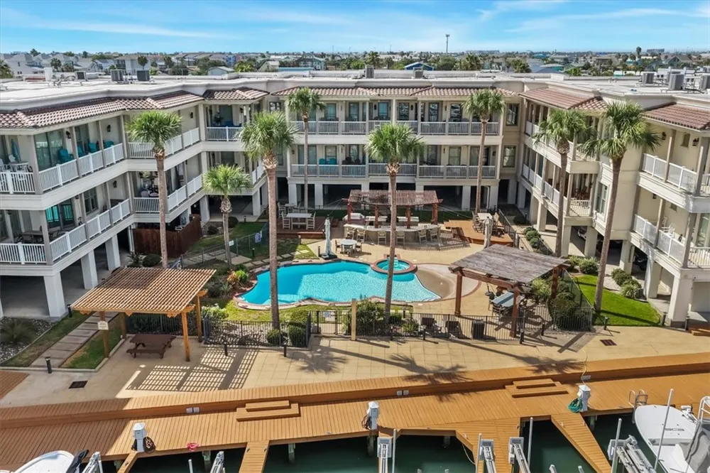 224 W Cotter Avenue #206 Port Aransas, TX 78373