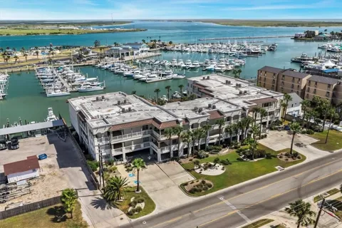 224 W Cotter Avenue #206