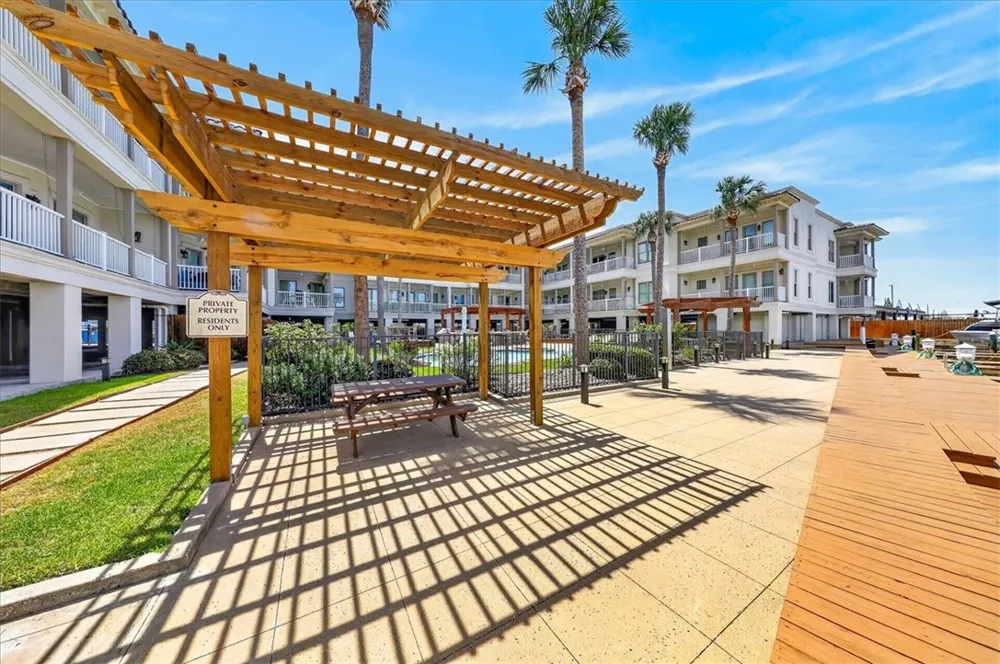 224 W Cotter Avenue #206 Port Aransas, TX 78373