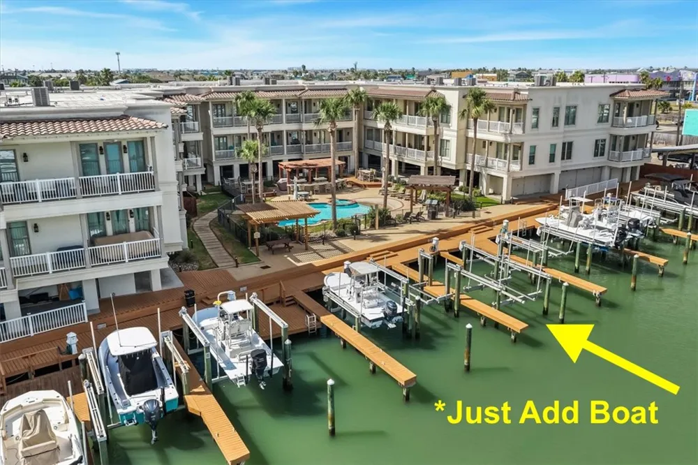 224 W Cotter Avenue #206 Port Aransas, TX 78373