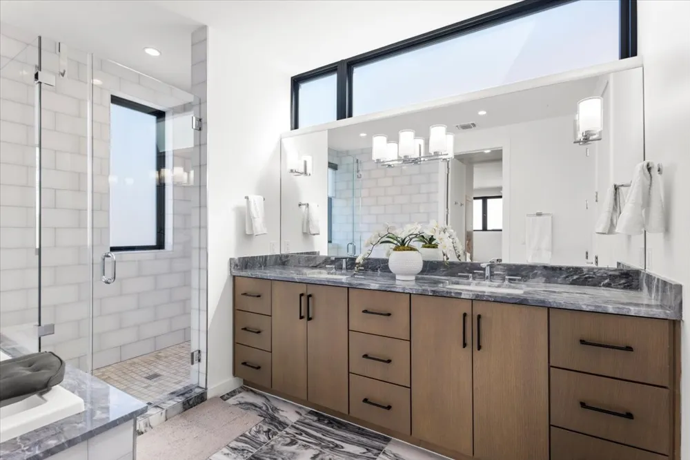 1225 Hillside Avenue #4 Austin, TX 78704