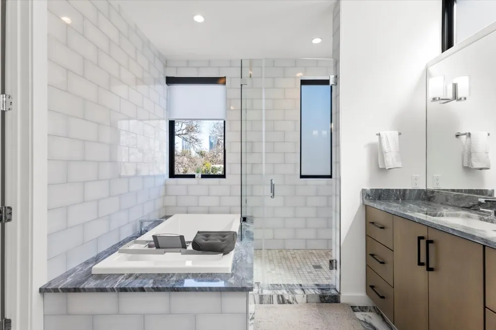 1225 Hillside Avenue #4 Austin, TX 78704