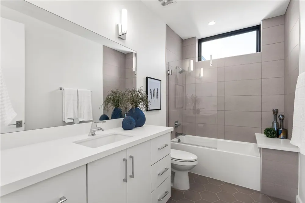 1225 Hillside Avenue #4 Austin, TX 78704