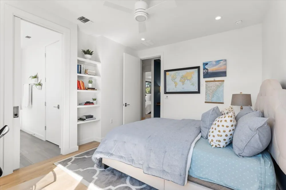 1225 Hillside Avenue #4 Austin, TX 78704