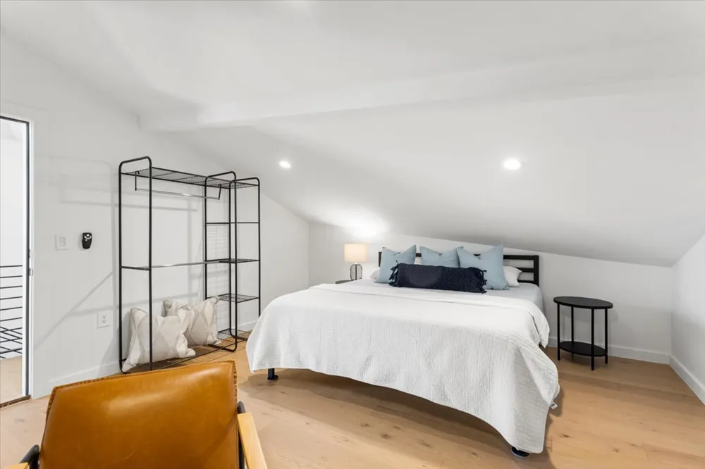 1225 Hillside Avenue #4 Austin, TX 78704