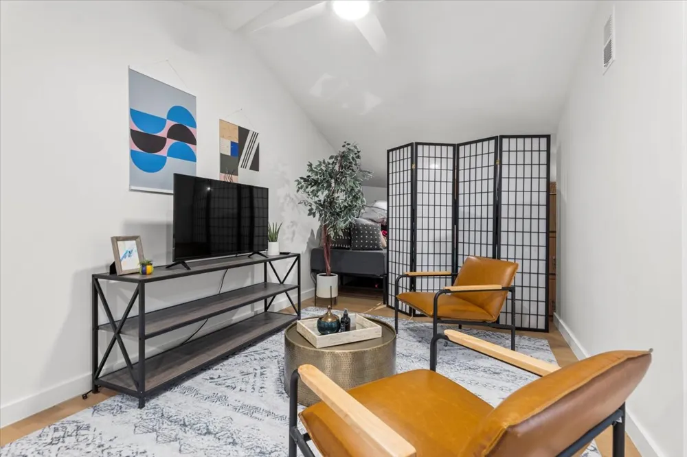 1225 Hillside Avenue #4 Austin, TX 78704
