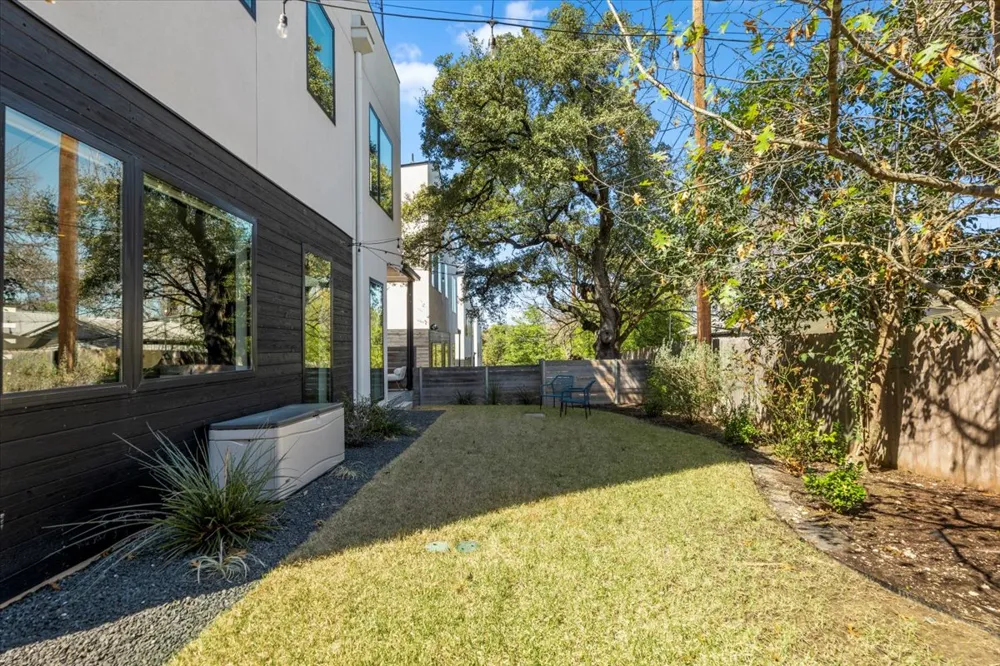 1225 Hillside Avenue #4 Austin, TX 78704