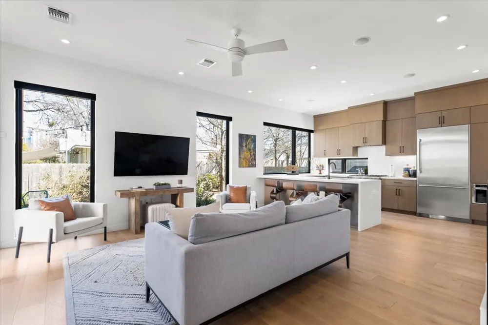 1225 Hillside Avenue #4 Austin, TX 78704