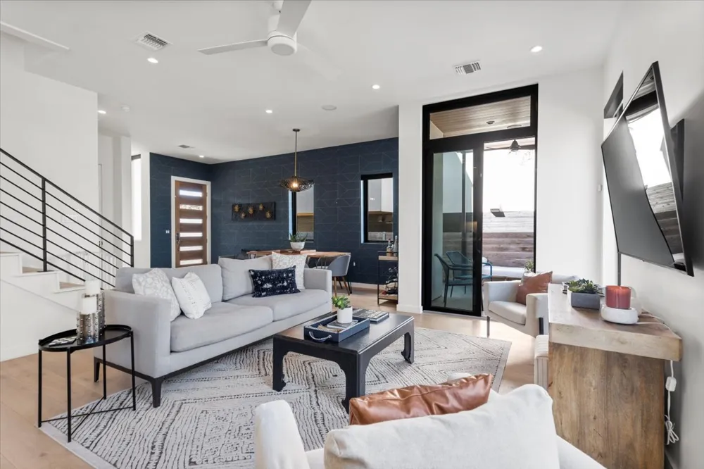 1225 Hillside Avenue #4 Austin, TX 78704