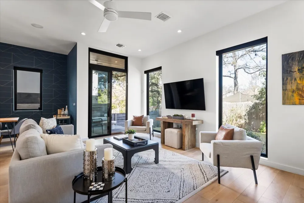 1225 Hillside Avenue #4 Austin, TX 78704