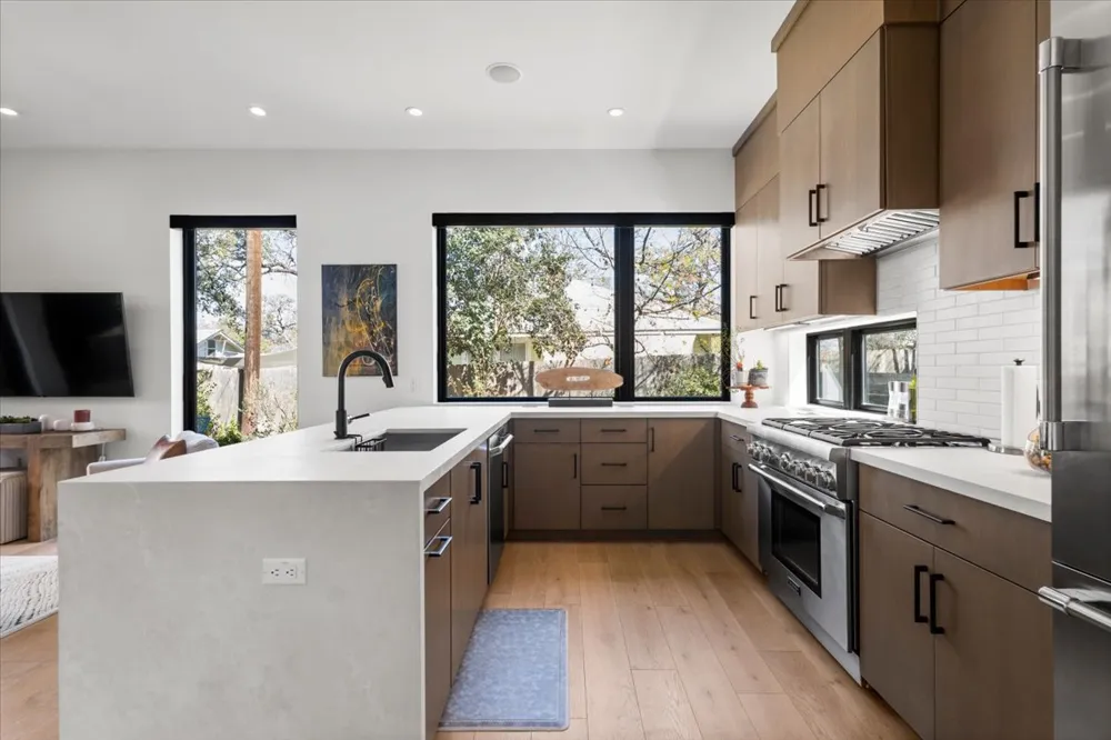 1225 Hillside Avenue #4 Austin, TX 78704