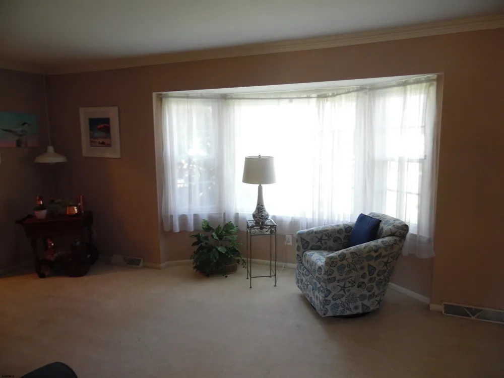 206 BLISS Ave Somers Point, NJ 08205