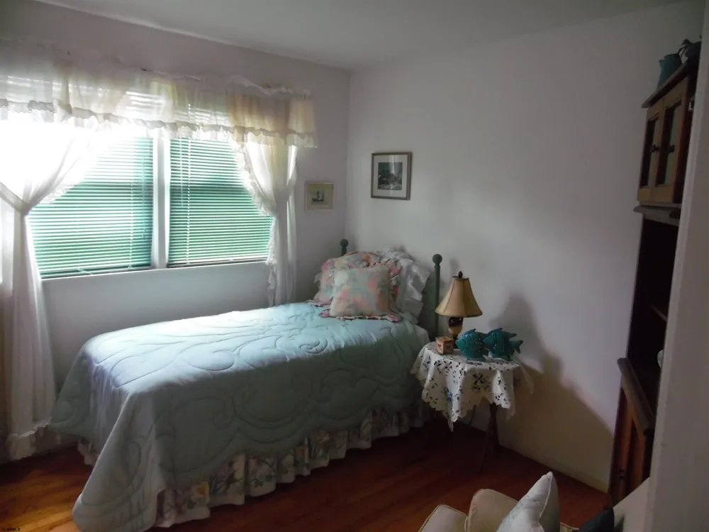 206 BLISS Ave Somers Point, NJ 08205