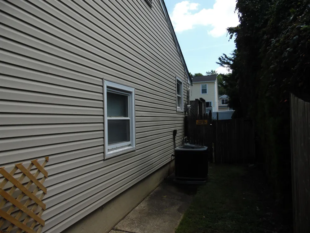 206 BLISS Ave Somers Point, NJ 08205