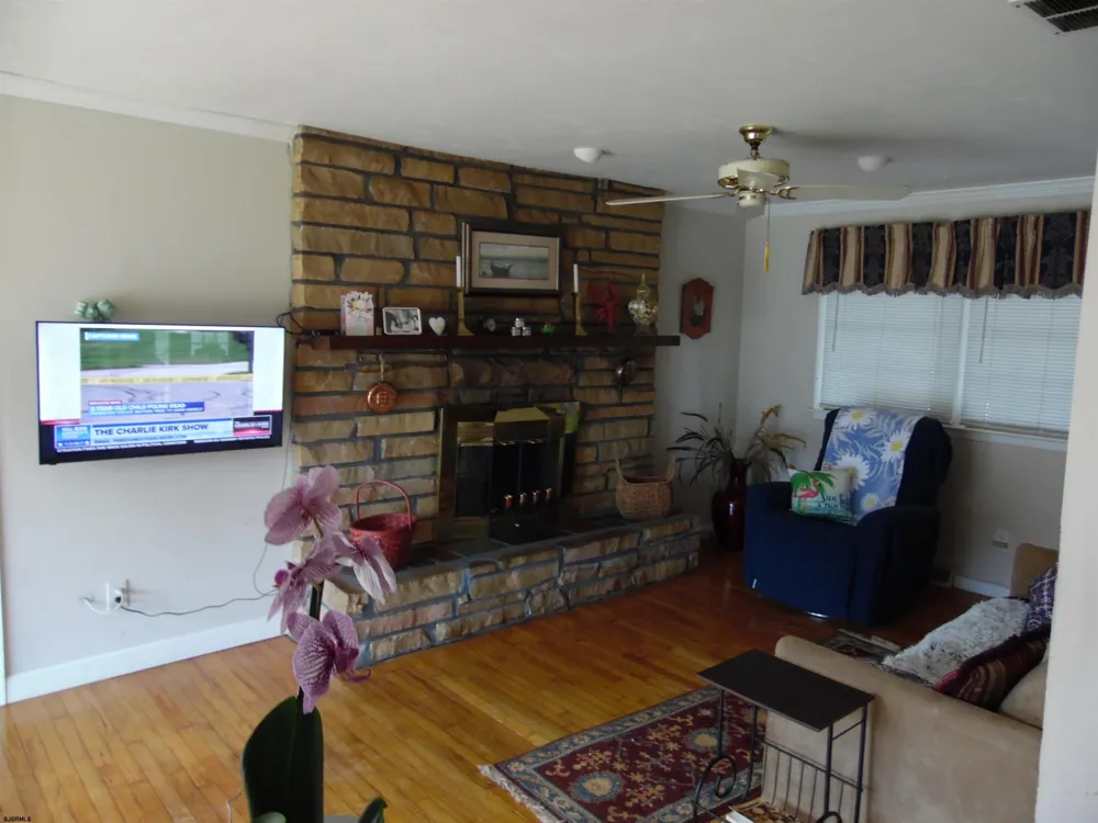 206 BLISS Ave Somers Point, NJ 08205