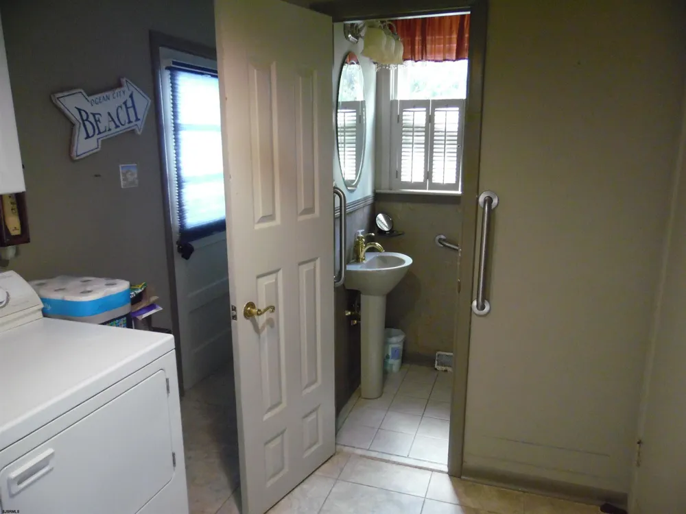 206 BLISS Ave Somers Point, NJ 08205