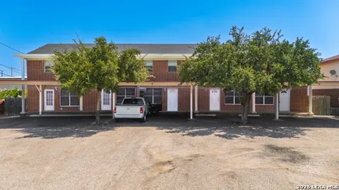 121 Falcon Blvd