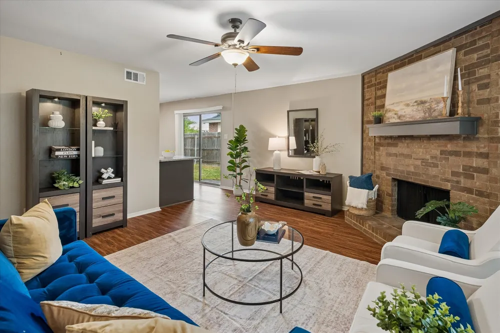 1213 Frio Lane Garland, TX 75040