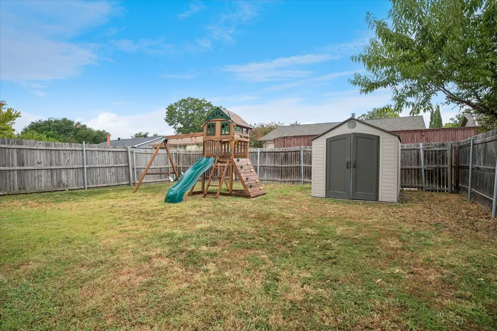 1213 Frio Lane Garland, TX 75040