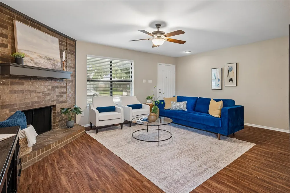 1213 Frio Lane Garland, TX 75040