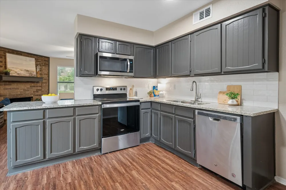 1213 Frio Lane Garland, TX 75040