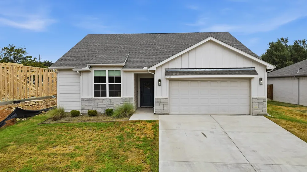 2306 Pedernales Court Granbury, TX 76048
