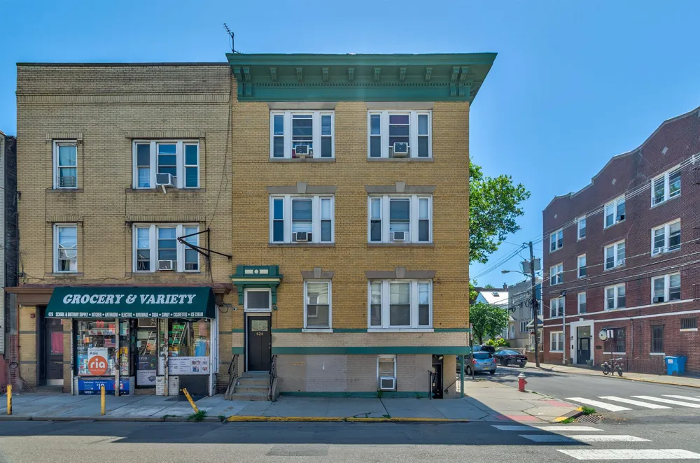 424 BALDWIN AVE Jersey City, NJ 07306
