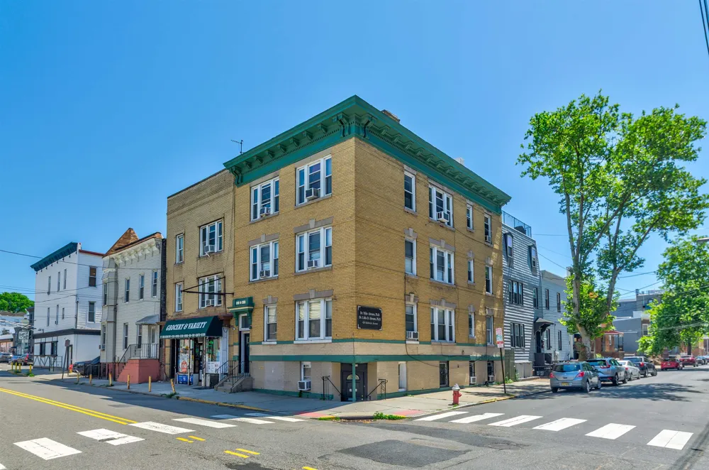 424 BALDWIN AVE Jersey City, NJ 07306