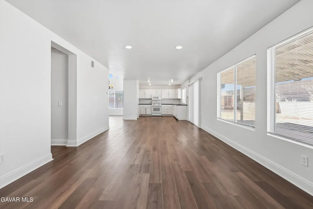 44465 Ranchwood Avenue Lancaster, CA 93536