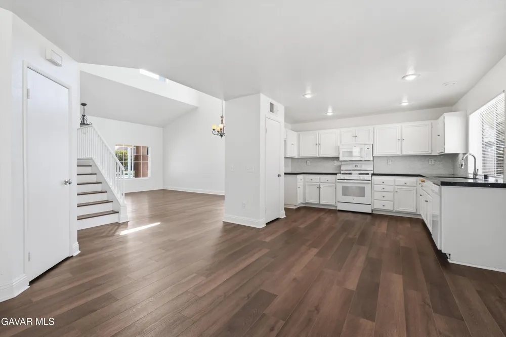 44465 Ranchwood Avenue Lancaster, CA 93536