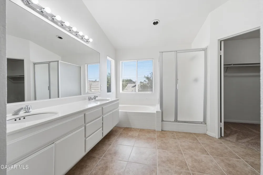 44465 Ranchwood Avenue Lancaster, CA 93536