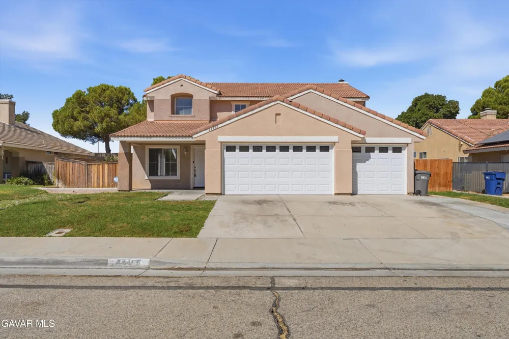 44465 Ranchwood Avenue Lancaster, CA 93536
