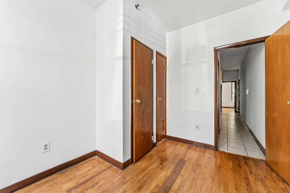 1409 GRAND ST Hoboken, NJ 07030