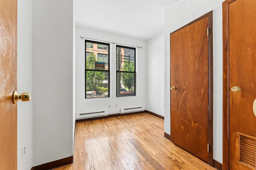 1409 GRAND ST Hoboken, NJ 07030