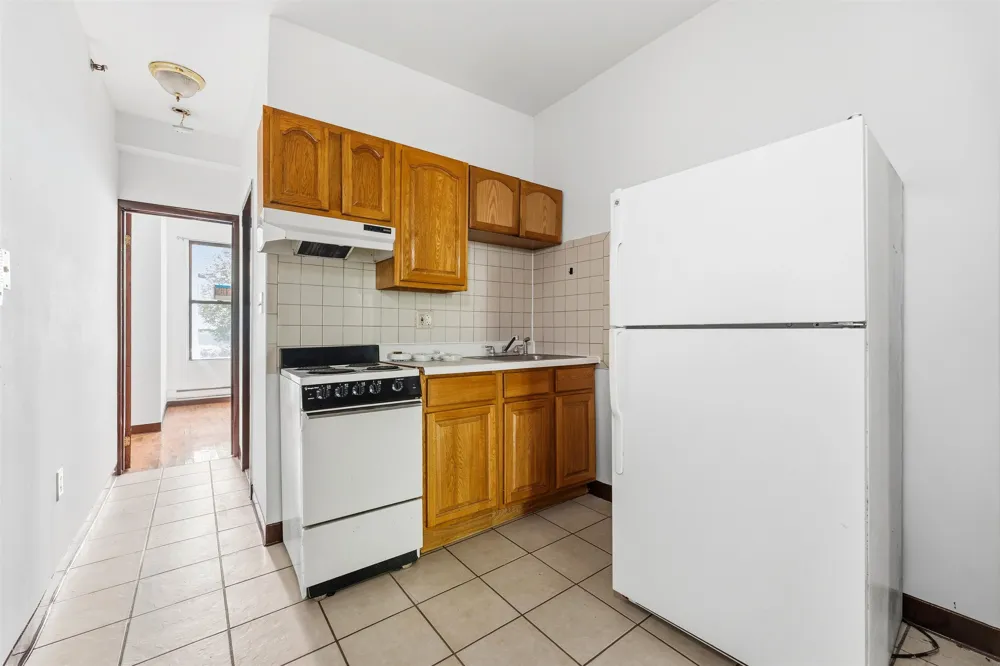 1409 GRAND ST Hoboken, NJ 07030