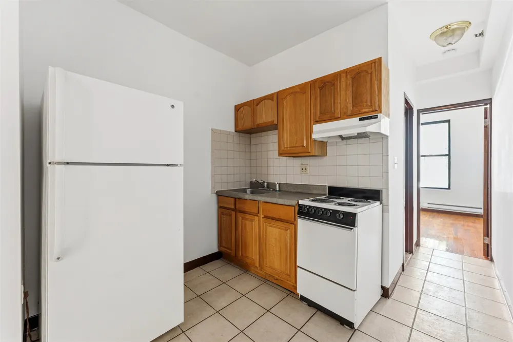 1409 GRAND ST Hoboken, NJ 07030