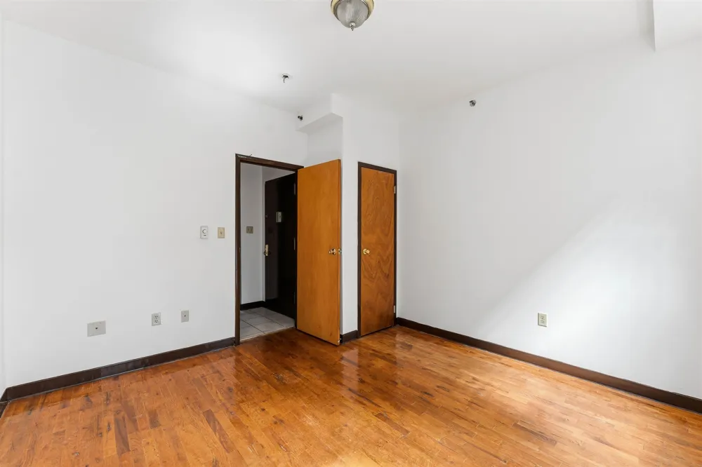 1409 GRAND ST Hoboken, NJ 07030