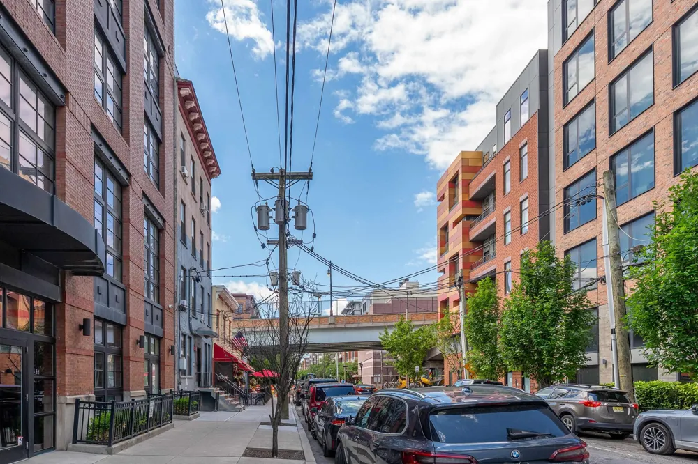 1409 GRAND ST Hoboken, NJ 07030