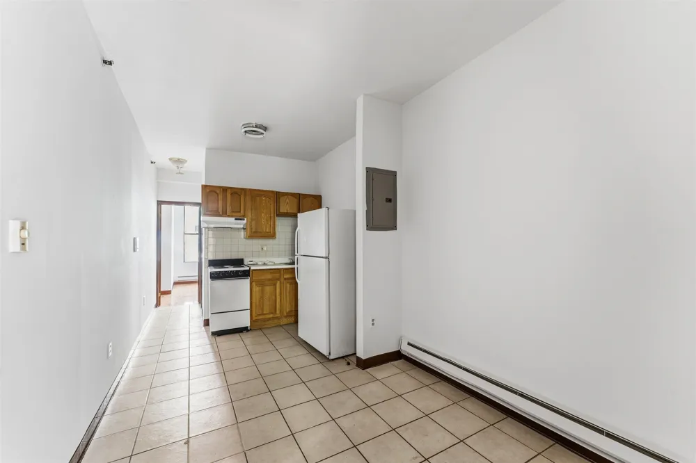 1409 GRAND ST Hoboken, NJ 07030