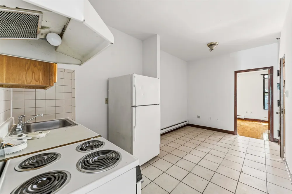 1409 GRAND ST Hoboken, NJ 07030