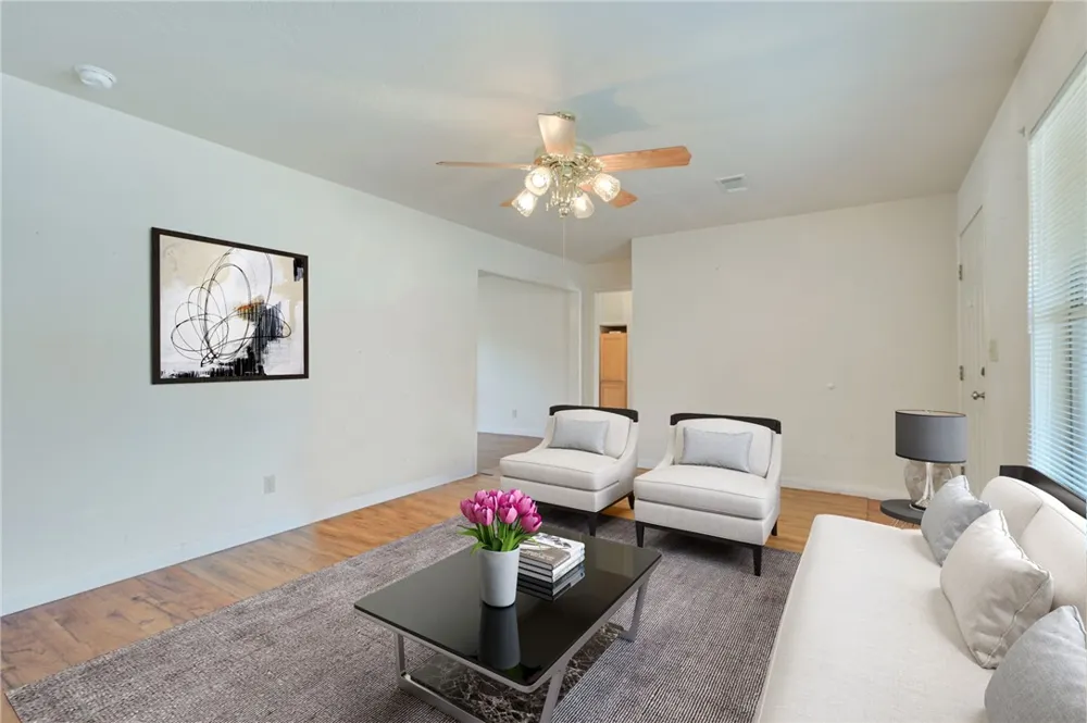 2104 Northside Drive Bryan, TX 77803