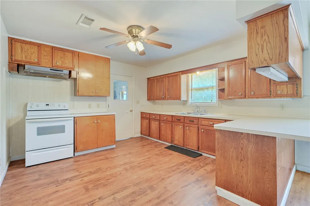 2104 Northside Drive Bryan, TX 77803