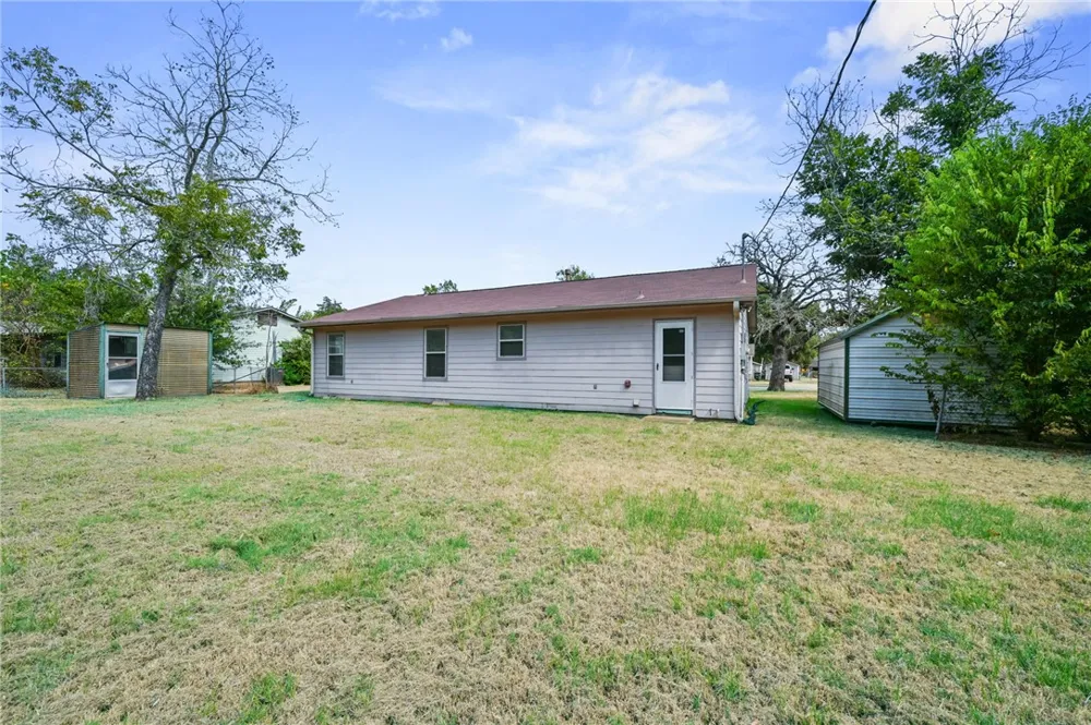 2104 Northside Drive Bryan, TX 77803