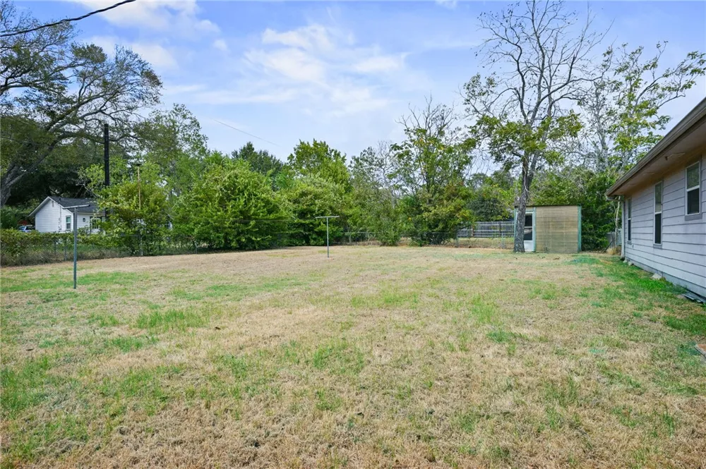 2104 Northside Drive Bryan, TX 77803