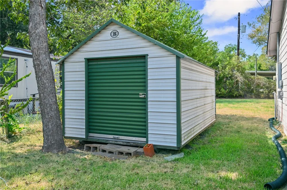 2104 Northside Drive Bryan, TX 77803