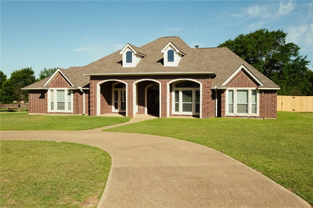 4017 Austins Estates Drive Bryan, TX 77808