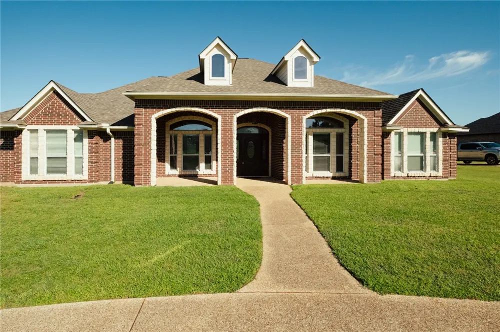 4017 Austins Estates Drive Bryan, TX 77808