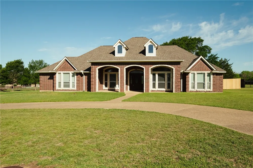 4017 Austins Estates Drive Bryan, TX 77808